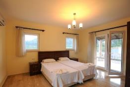 Izmir ceşme alacatı da kiralık lüks havuzlu villa