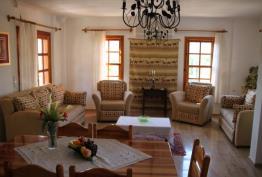 Çeşme’de Özel Havuzlu Müstakil Kiralık Villa