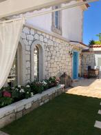 İZMİR ÇEŞME ALAÇATIDA KİRALIK LUX HAVUZLU VİLLA